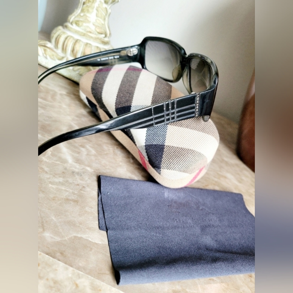 Burberry 100%Authentic Women's Sunglasses 8491 by Safilo Rectangular Gray Ombre - Picture 5 of 16